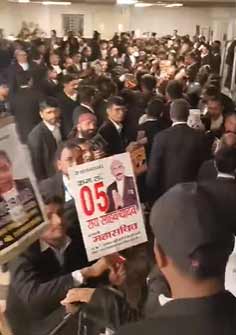 अध्यक्ष पद पर बबुआ 211 Vote से आगे, अखिलेश जीत की राह पर