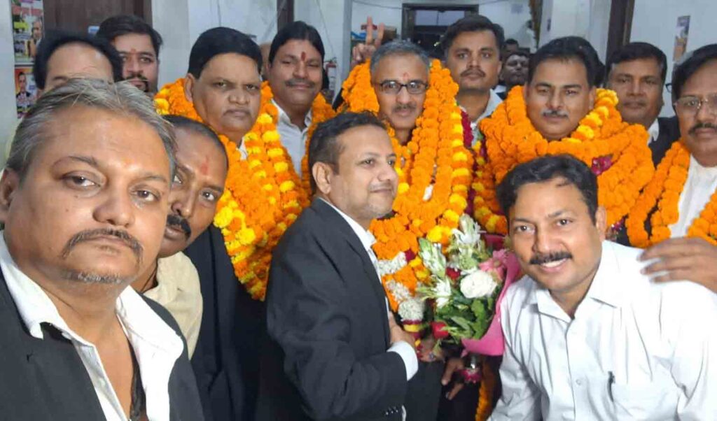 Revenue Bar के डा बालकृष्ण अध्यक्ष,  अनिरुद्ध महासचिव निर्वाचित