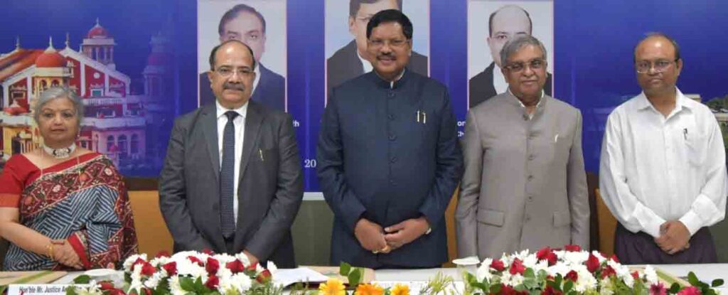 कोलेजियम सिस्टम सही, राज्य, केंद्र सरकार और एजेंसियों के इनपुट से ही होती हैं नियुक्तियां: CJI