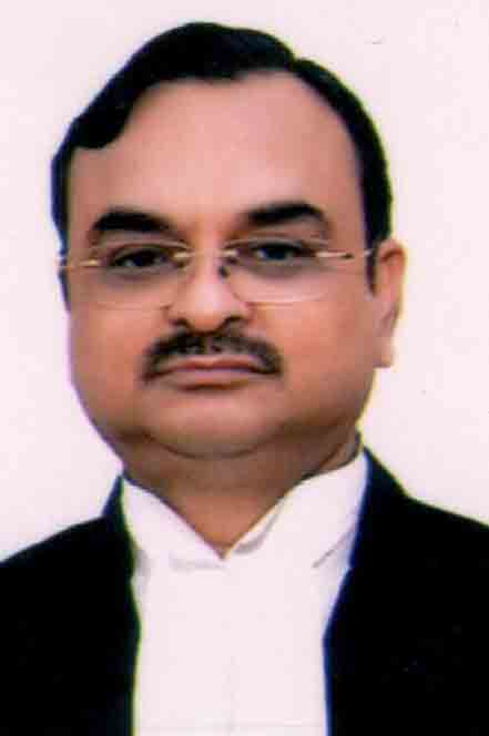 राष्ट्रीय भारतीय चिकित्सा पद्धति आयोग के चेयरमैन को contempt notice