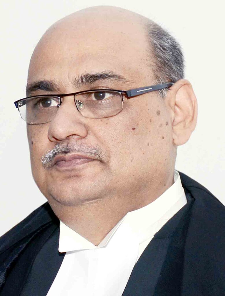 Yogi को Chief Minister और केशव मौर्य को Dy. Chief Minister बनाने को लेकर 2017 में दाखिल PIL खारिज