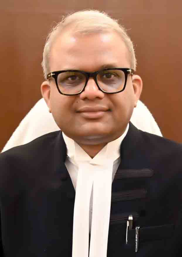 'Criminal background के वकील कानून के राज के लिए खतरा'