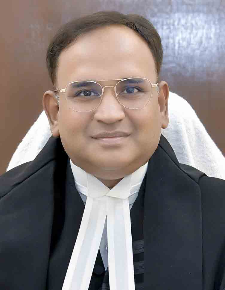 Deceased employee का कानूनी प्रतिनिधि हमेशा मृतक की संपत्ति के माध्यम से पारिवारिक पेंशन सहित अंतिम देय राशि का दावा करने का हकदार, सम्पूर्ण लाभ का 1 महीने में भुगतान करने का आदेश