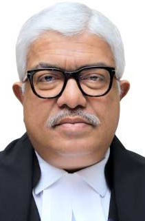 न नमाजियों की संख्या सीमित कर सकता है प्रशासन और न ही निजी परिसर में नमाज (Namaz) पढ़ने पर रोक लगा सकता है