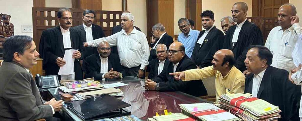 Advocate's Chamber के आवंटन में सिक्योरिटी मनी, मासिक किराया और दंडात्मक उपबंधो का विरोध, 5 जुलाई तक आवेदन की डेट बढ़े